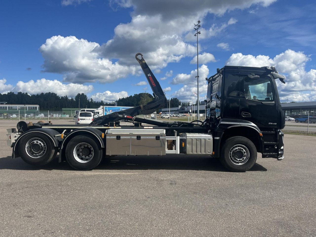 MERCEDES-BENZ Arocs 2543 6x2*4 / 21t Hooklift HIAB ULT21Z56 / 2022 - شاحنة ذات خطاف: صورة 4 MERCEDES-BENZ Arocs 2543 6x2*4 / 21t Hooklift HIAB ULT21Z56 / 2022 - شاحنة ذات خطاف: صورة 4