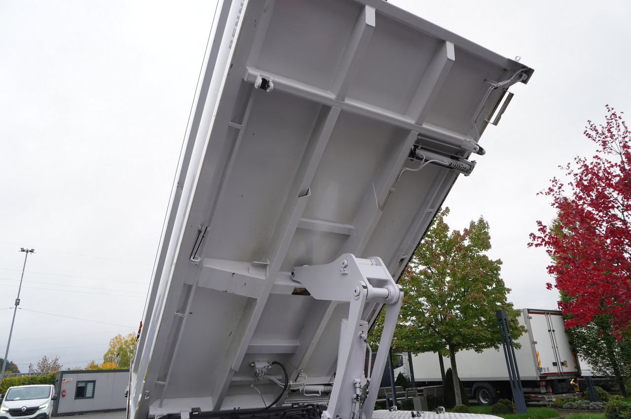 شاحنة كرين MERCEDES-BENZ Arocs 2636 6x4 / Fassi F175 / 7.7 t / 10 m / 2-side tipper / Bortmatic: صورة 19