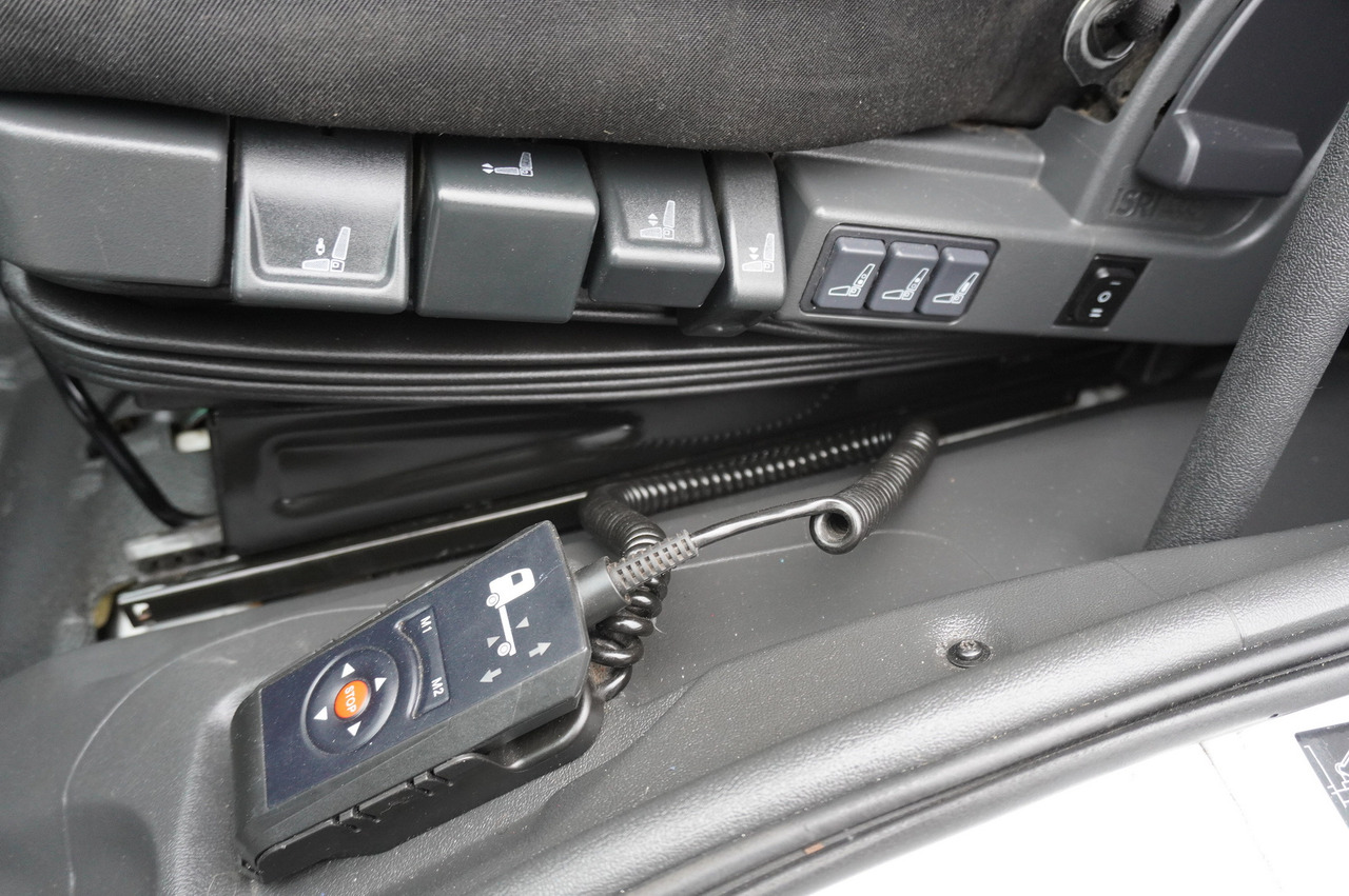 شاحنة نقل سيارات شاحنة MERCEDES-BENZ Atego 818 / New Galvanized Tow Truck: صورة 17