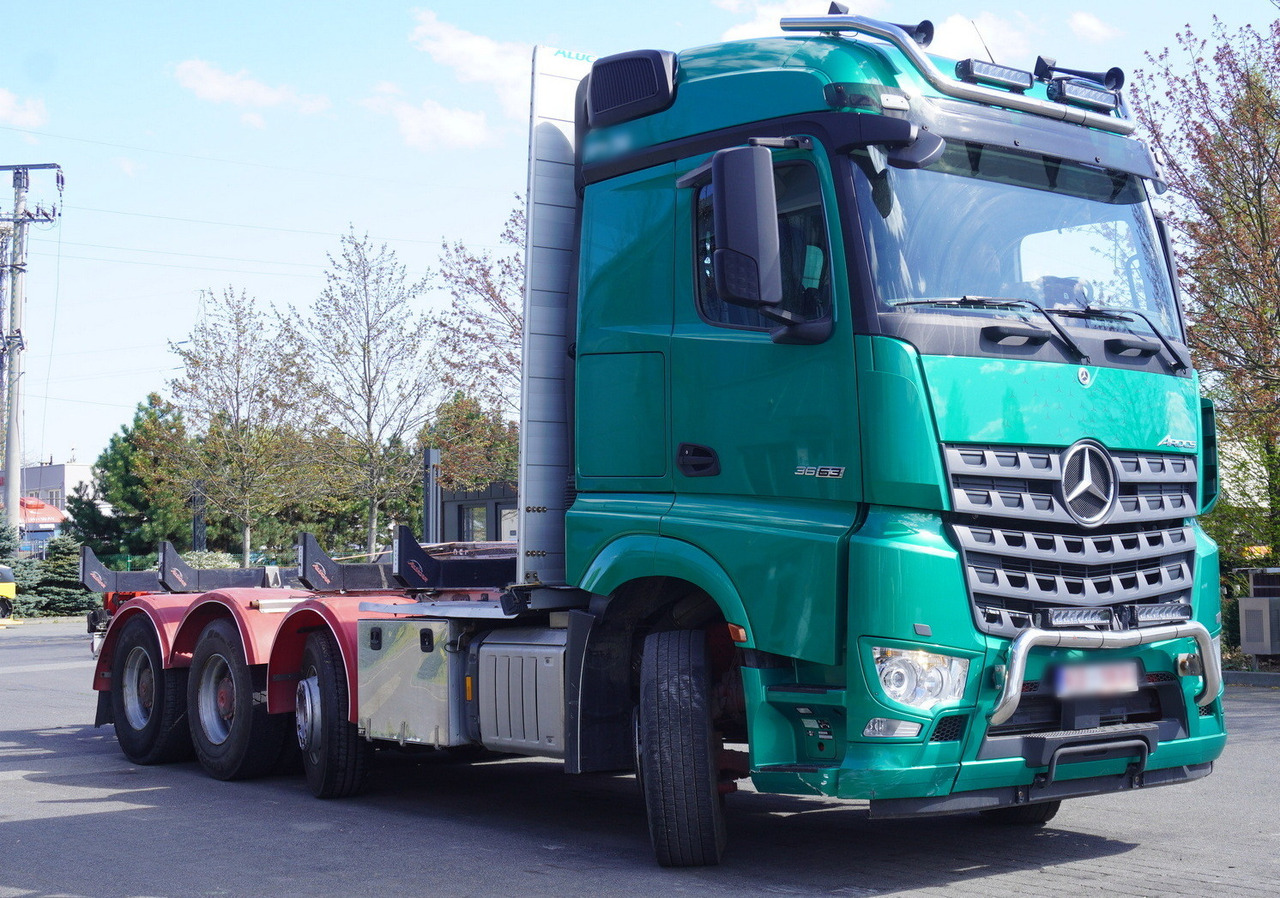 Mercedes-Benz Arocs 3563 8 × 4 / 630 HP / steered axle / Logging superstructure - شاحنة قطع الأشجار: صورة 1 Mercedes-Benz Arocs 3563 8 × 4 / 630 HP / steered axle / Logging superstructure - شاحنة قطع الأشجار: صورة 1