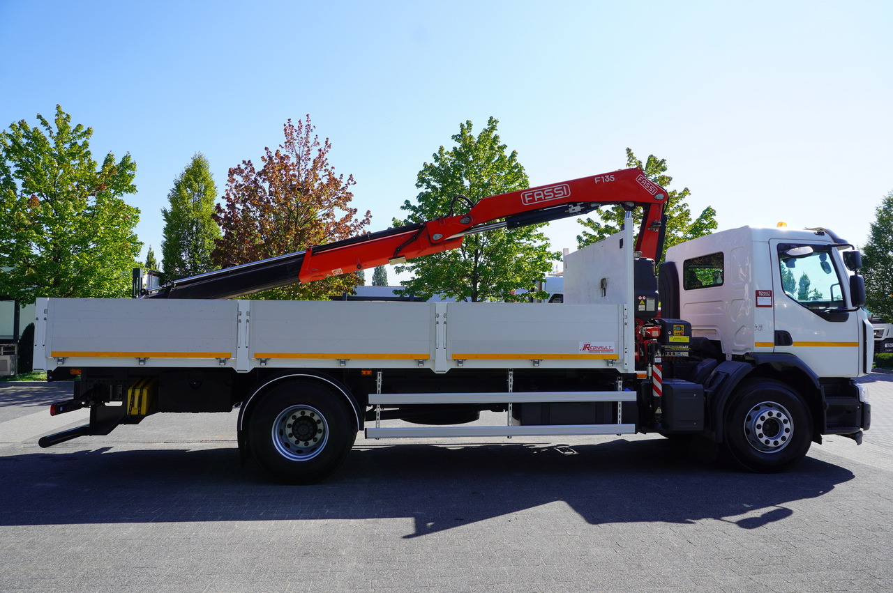 RENAULT C280 DTI 8 / FASSI crane 5.6 T / range 8 m / Flatbed 15 EPAL - شاحنة كرين: صورة 2 RENAULT C280 DTI 8 / FASSI crane 5.6 T / range 8 m / Flatbed 15 EPAL - شاحنة كرين: صورة 2