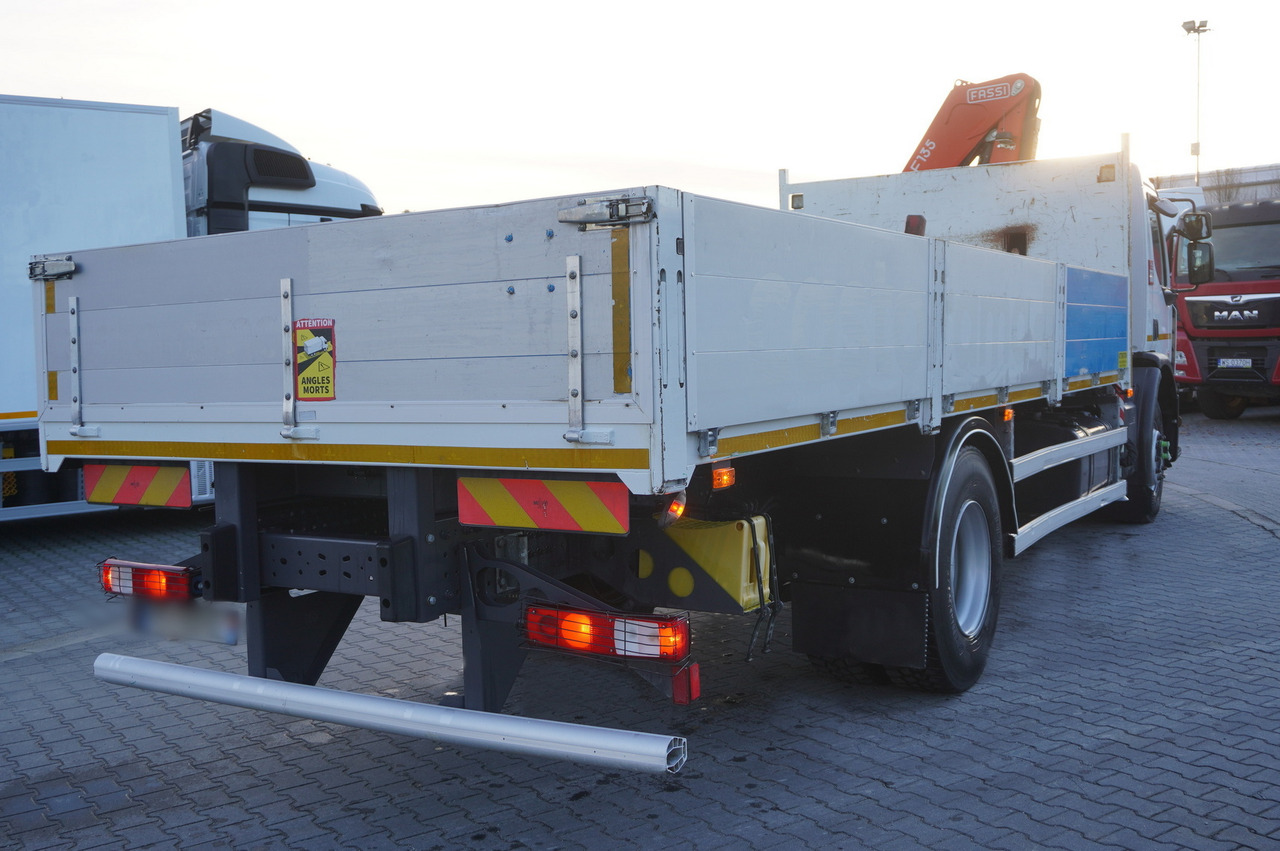 RENAULT C280 DTI 8 / FASSI crane 5.6 T / range 8 m / Flatbed 15 EPAL - شاحنة كرين: صورة 3 RENAULT C280 DTI 8 / FASSI crane 5.6 T / range 8 m / Flatbed 15 EPAL - شاحنة كرين: صورة 3