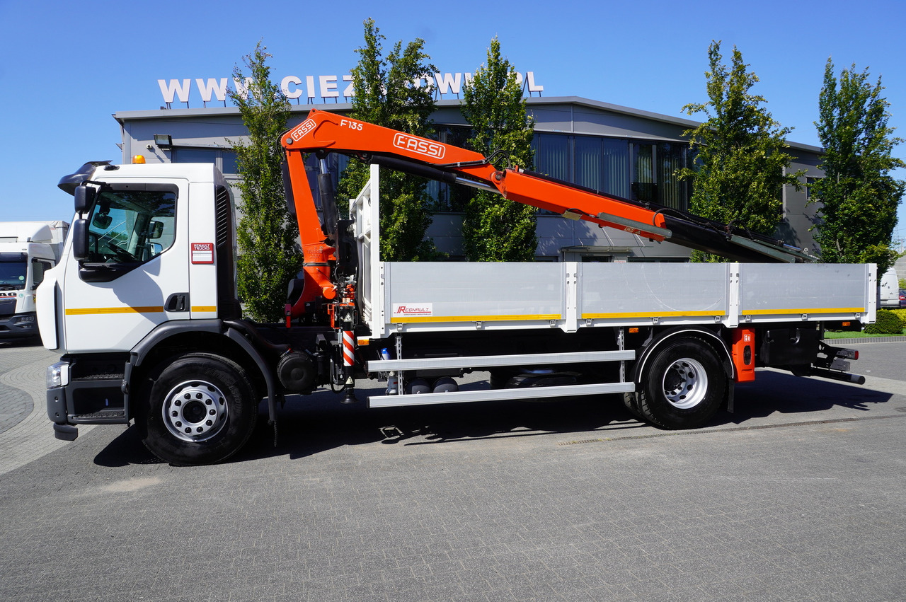 RENAULT C280 DTI 8 / FASSI crane 5.6 T / range 8 m / Flatbed 15 EPAL - شاحنات مسطحة, شاحنة كرين: صورة 2 RENAULT C280 DTI 8 / FASSI crane 5.6 T / range 8 m / Flatbed 15 EPAL - شاحنات مسطحة, شاحنة كرين: صورة 2