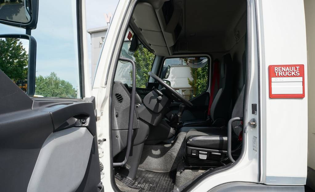 شاحنة مقفلة RENAULT D12 E6 / Container 18 pallets / tail lift: صورة 7 شاحنة مقفلة RENAULT D12 E6 / Container 18 pallets / tail lift: صورة 7