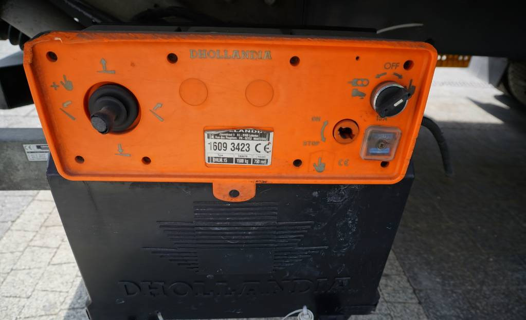 شاحنة مقفلة RENAULT D12 E6 / Container 18 pallets / tail lift: صورة 19 شاحنة مقفلة RENAULT D12 E6 / Container 18 pallets / tail lift: صورة 19