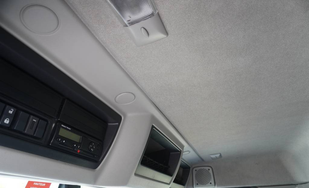 شاحنة مقفلة RENAULT D12 E6 / Container 18 pallets / tail lift: صورة 11 شاحنة مقفلة RENAULT D12 E6 / Container 18 pallets / tail lift: صورة 11