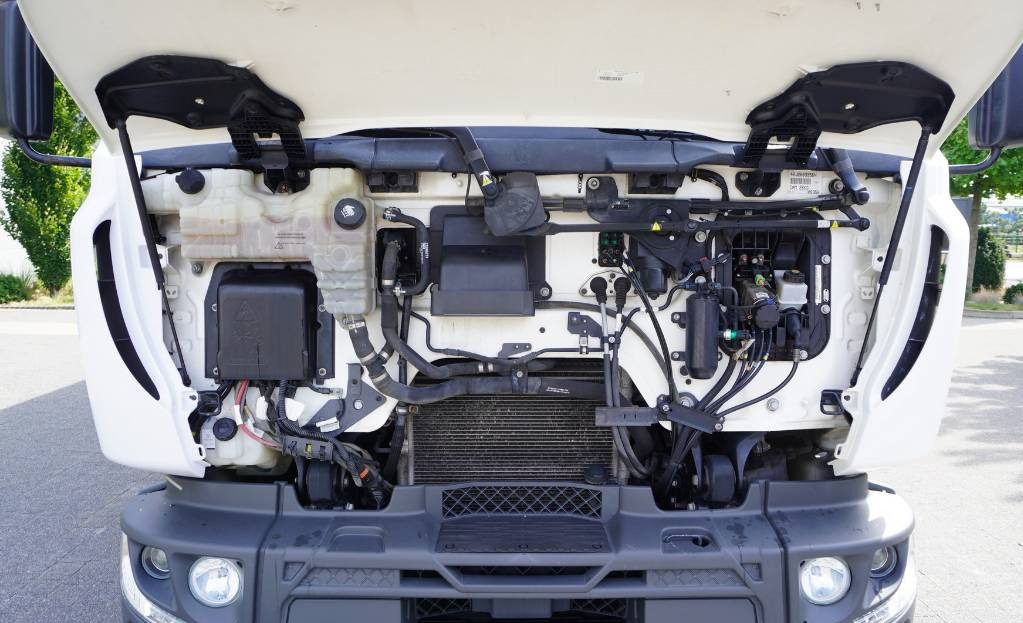 شاحنة مقفلة RENAULT D12 E6 / Container 18 pallets / tail lift: صورة 13 شاحنة مقفلة RENAULT D12 E6 / Container 18 pallets / tail lift: صورة 13