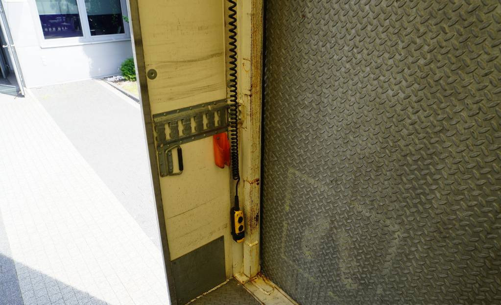 شاحنة مقفلة RENAULT D12 E6 / Container 18 pallets / tail lift: صورة 14 شاحنة مقفلة RENAULT D12 E6 / Container 18 pallets / tail lift: صورة 14