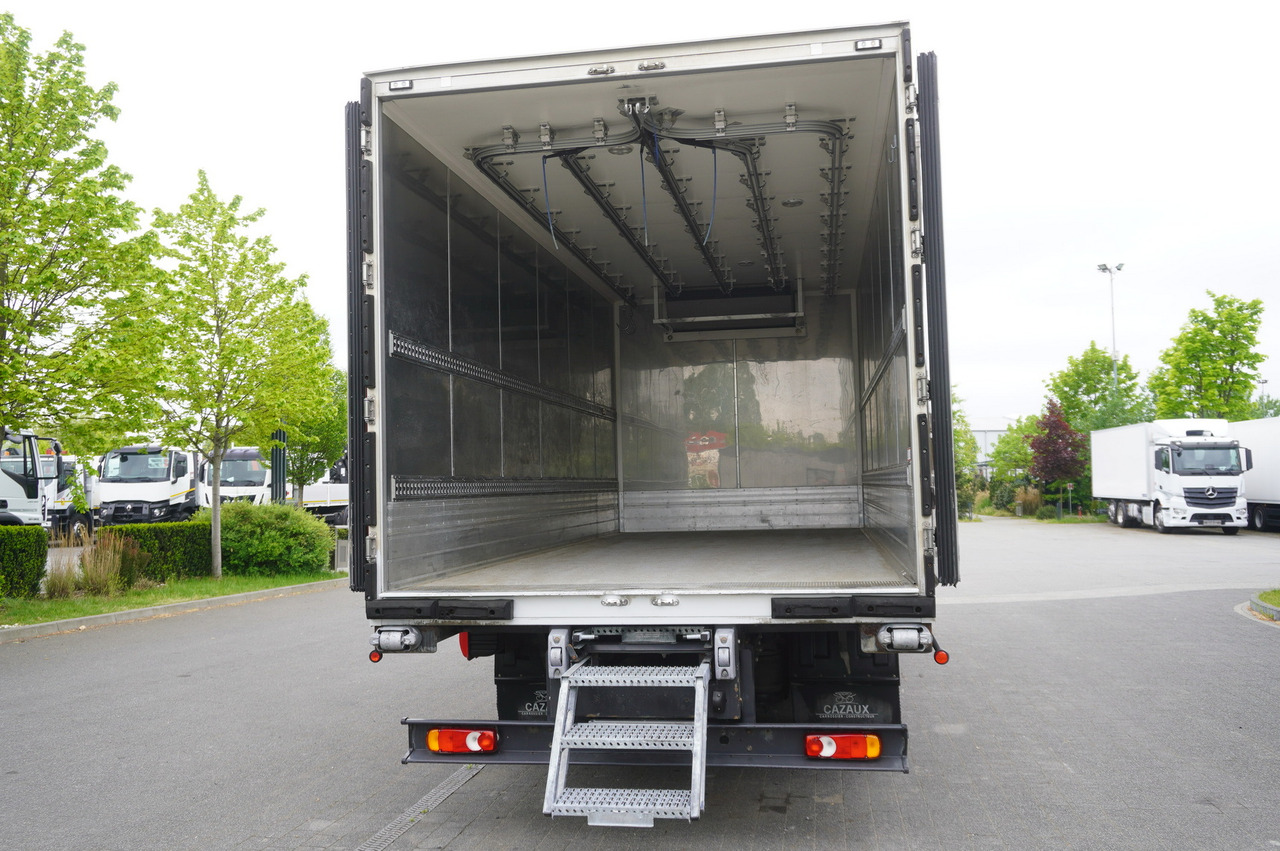 RENAULT D13 / 140 tho km !!! / Meat hook refrigerator / Thermoking T800R / 2 units - شاحنة الفريزر: صورة 5 RENAULT D13 / 140 tho km !!! / Meat hook refrigerator / Thermoking T800R / 2 units - شاحنة الفريزر: صورة 5