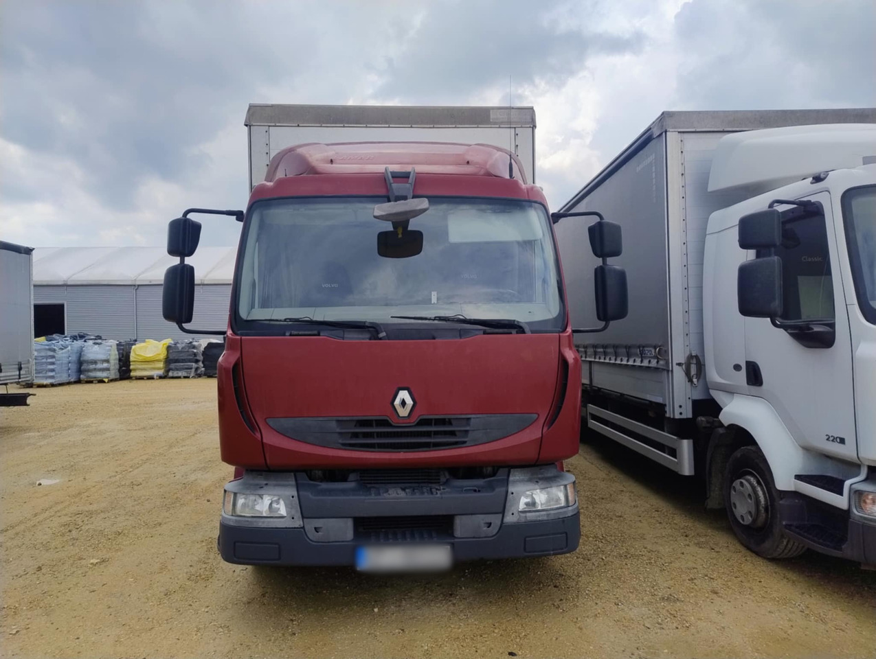 RENAULT Midlum 300 / Curtain 18 EPAL / Sleeping cab - شاحنة ستارة: صورة 2 RENAULT Midlum 300 / Curtain 18 EPAL / Sleeping cab - شاحنة ستارة: صورة 2