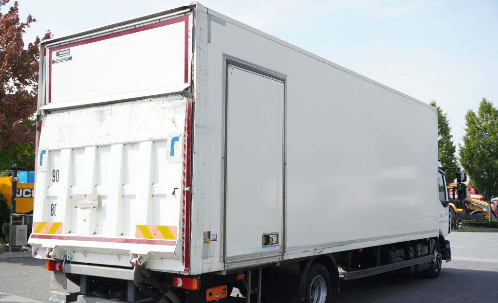 RENAULT Renault D12 E6 / Container 18 pallets / Lift - شاحنة مقفلة: صورة 5 RENAULT Renault D12 E6 / Container 18 pallets / Lift - شاحنة مقفلة: صورة 5