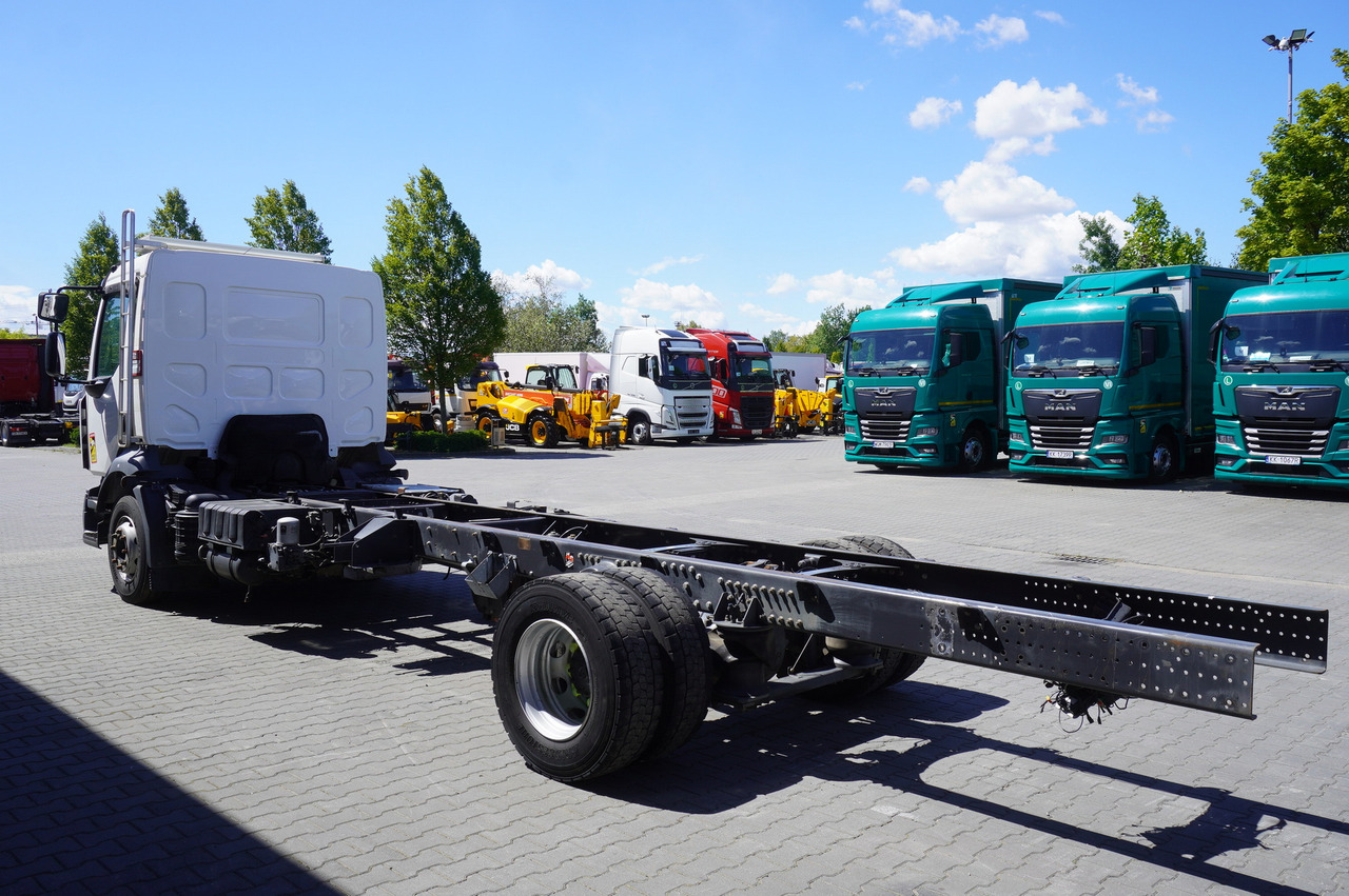 RENAULT Renault D16 / frame 7.3 m / Differential lock / 3 units - شاحنات الحاويات / جسم علوي قابل للتغيير شاحنة: صورة 4 RENAULT Renault D16 / frame 7.3 m / Differential lock / 3 units - شاحنات الحاويات / جسم علوي قابل للتغيير شاحنة: صورة 4