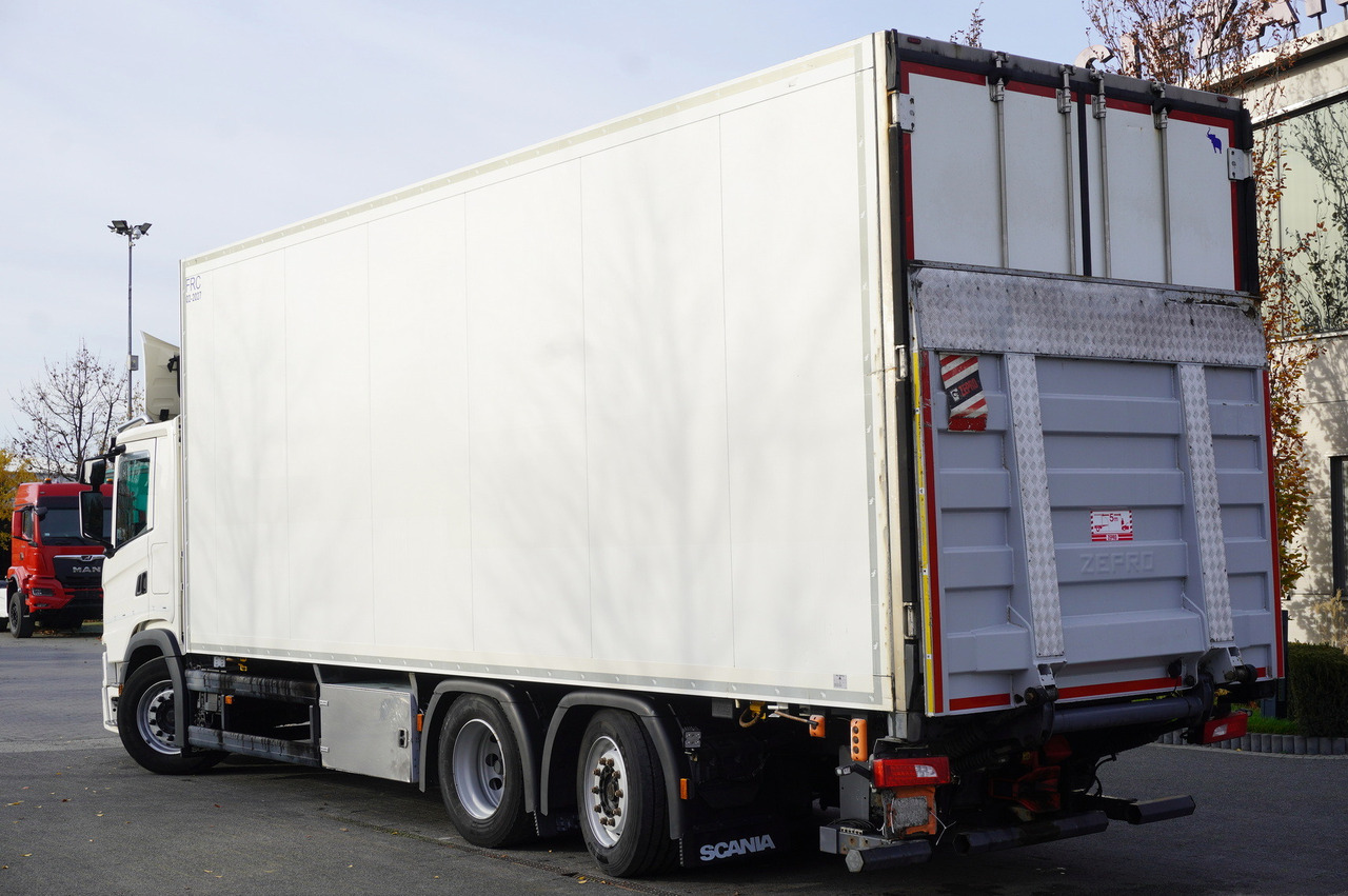 SCANIA G500 6x2 / Schmitz Refrigerator 19 EPAL Multitemperatura / Thermoking T1200R / Steering axle / 280 cm height - شاحنة الفريزر: صورة 3 SCANIA G500 6x2 / Schmitz Refrigerator 19 EPAL Multitemperatura / Thermoking T1200R / Steering axle / 280 cm height - شاحنة الفريزر: صورة 3