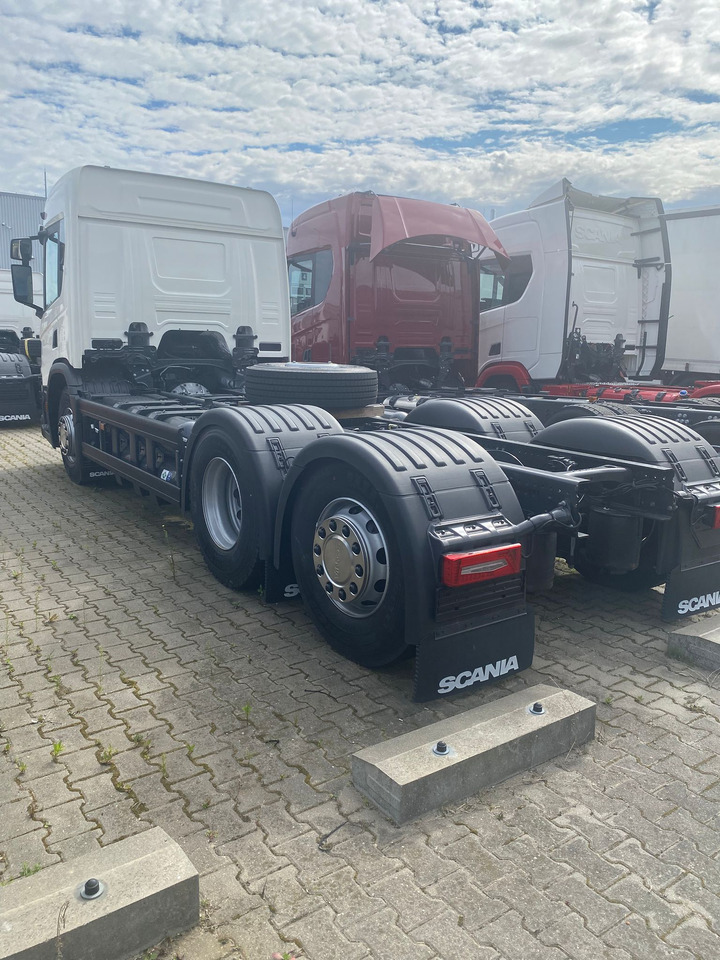 SCANIA P 340 B6x2*4NA / chassis frame / steering axle / CNG / large cab / 8 units - شاحنة هيكل كابينة: صورة 3 SCANIA P 340 B6x2*4NA / chassis frame / steering axle / CNG / large cab / 8 units - شاحنة هيكل كابينة: صورة 3