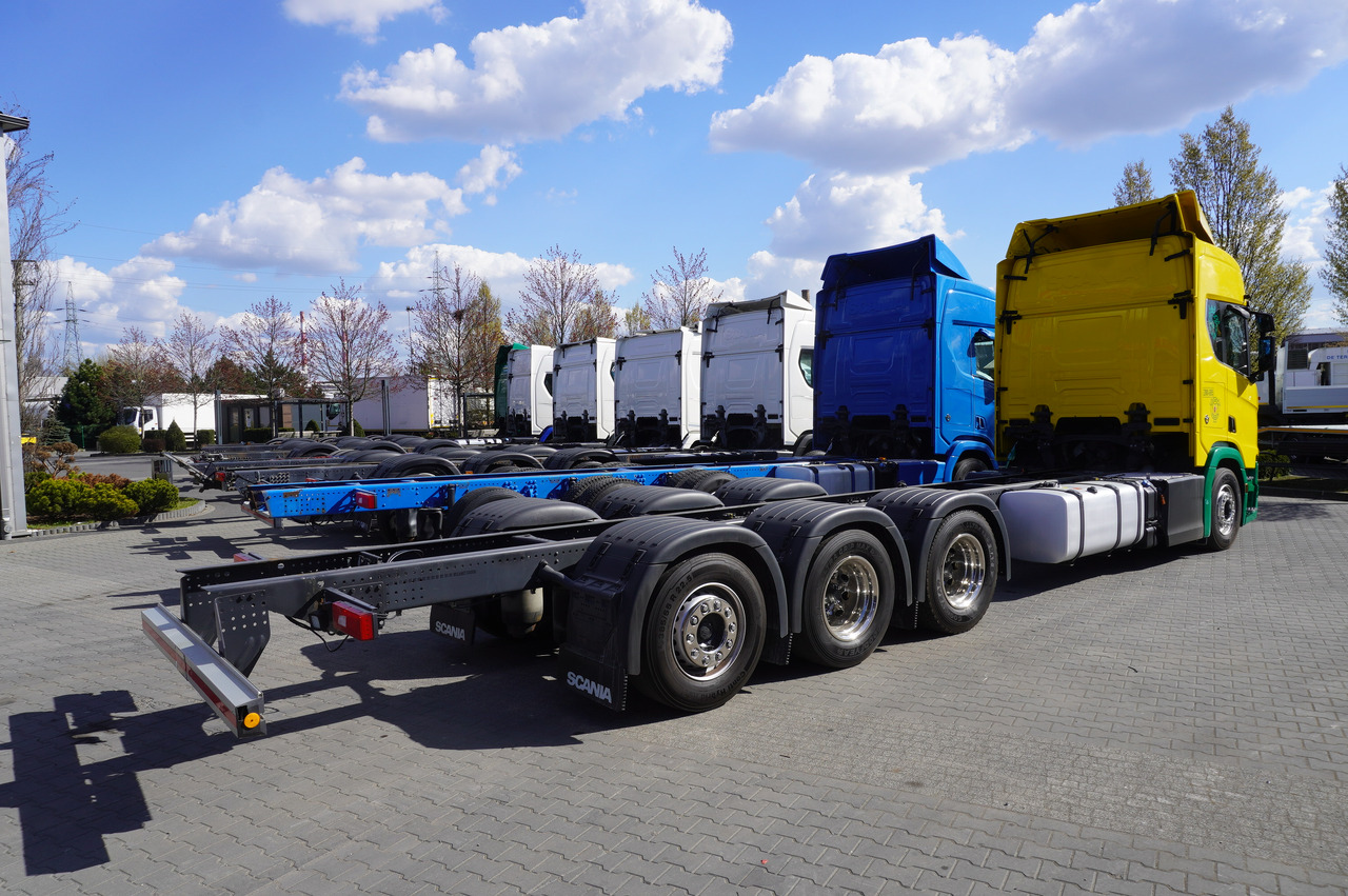 SCANIA R650 V8 / 650 HP/ frame 8.8 m / steered 4th axis / 20 units - شاحنة هيكل كابينة: صورة 2 SCANIA R650 V8 / 650 HP/ frame 8.8 m / steered 4th axis / 20 units - شاحنة هيكل كابينة: صورة 2