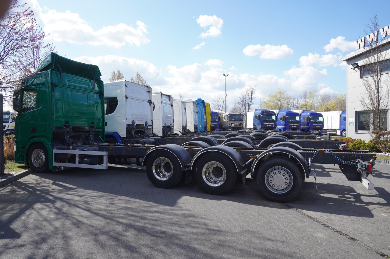 SCANIA R650 V8 / 650 HP/ frame 8.8 m / steered 4th axis / 20 units - شاحنة كرين: صورة 3 SCANIA R650 V8 / 650 HP/ frame 8.8 m / steered 4th axis / 20 units - شاحنة كرين: صورة 3