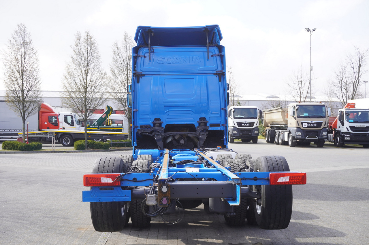 SCANIA R650 V8 / 650 HP/ frame 8.8 m / steered 4th axle - شاحنة هيكل كابينة: صورة 3 SCANIA R650 V8 / 650 HP/ frame 8.8 m / steered 4th axle - شاحنة هيكل كابينة: صورة 3