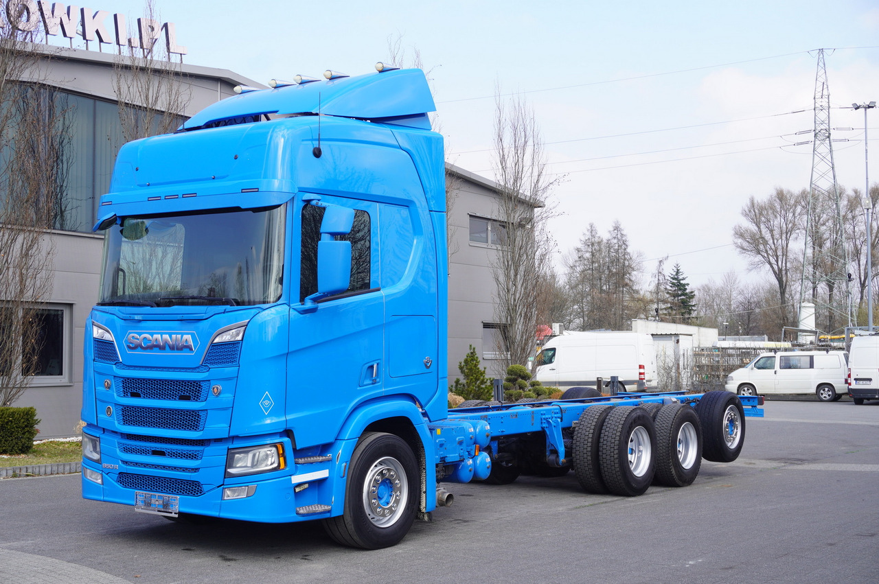 SCANIA R650 V8 / 650 HP/ frame 8.8 m / steered 4th axle - شاحنة هيكل كابينة: صورة 1 SCANIA R650 V8 / 650 HP/ frame 8.8 m / steered 4th axle - شاحنة هيكل كابينة: صورة 1