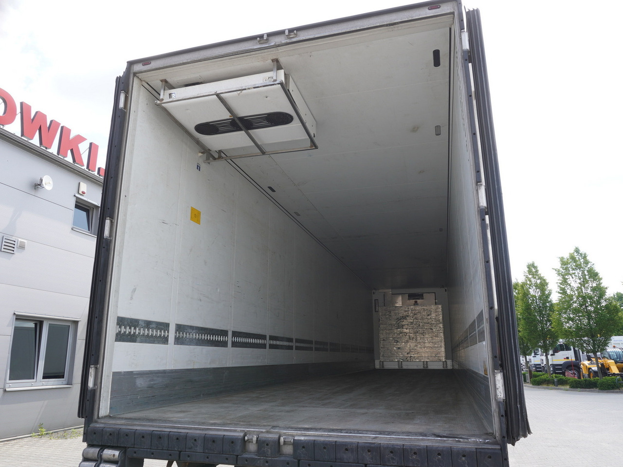 SCHMITZ refrigerator semi-trailer/ Thermoking SLX I Spectrum 250 / Multitemperature / 5 units - نصف مقطورة مُبرِّدة: صورة 4 SCHMITZ refrigerator semi-trailer/ Thermoking SLX I Spectrum 250 / Multitemperature / 5 units - نصف مقطورة مُبرِّدة: صورة 4