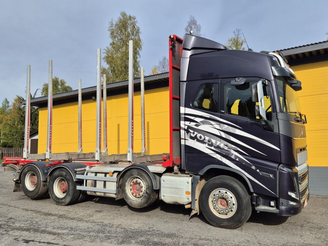 VOLVO FH 750 8x4 / 2 lifted axles / timber truck - شاحنة هيكل كابينة: صورة 3 VOLVO FH 750 8x4 / 2 lifted axles / timber truck - شاحنة هيكل كابينة: صورة 3