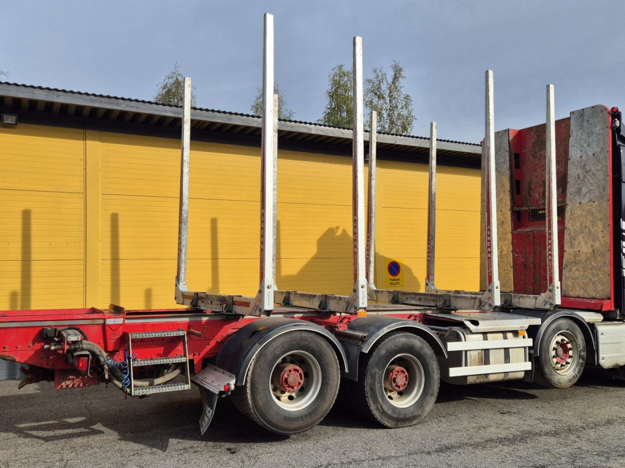 VOLVO FH 750 8x4 / 2 lifted axles / timber truck - شاحنة كرين: صورة 4 VOLVO FH 750 8x4 / 2 lifted axles / timber truck - شاحنة كرين: صورة 4