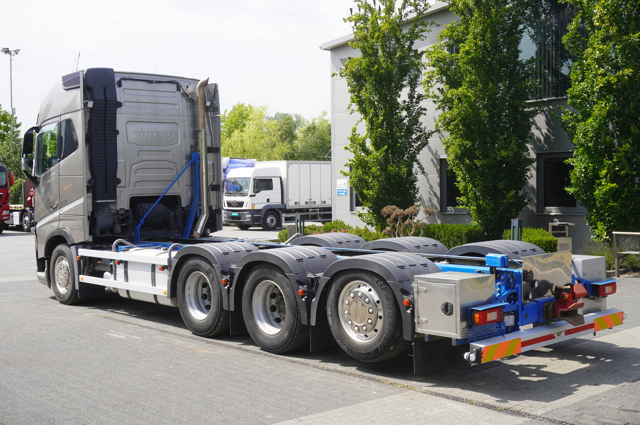 VOLVO FH16 750 8x4x4 / 750 HP! / Frame 685 cm / Steered 4th axle - شاحنة كرين: صورة 4 VOLVO FH16 750 8x4x4 / 750 HP! / Frame 685 cm / Steered 4th axle - شاحنة كرين: صورة 4