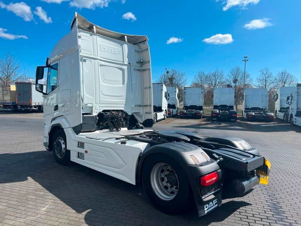 DAF XFn 480 FT ZF-Intarder Standklima 2 x Tank - وحدة جر: صورة 3 DAF XFn 480 FT ZF-Intarder Standklima 2 x Tank - وحدة جر: صورة 3