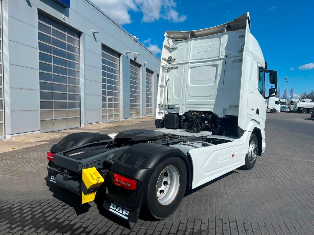DAF XFn 480 FT ZF-Intarder Standklima 2 x Tank - وحدة جر: صورة 4 DAF XFn 480 FT ZF-Intarder Standklima 2 x Tank - وحدة جر: صورة 4