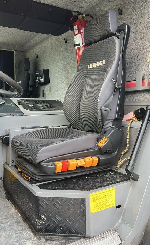 موبايل كرين Liebherr LTM 1130 5.1: صورة 8 موبايل كرين Liebherr LTM 1130 5.1: صورة 8