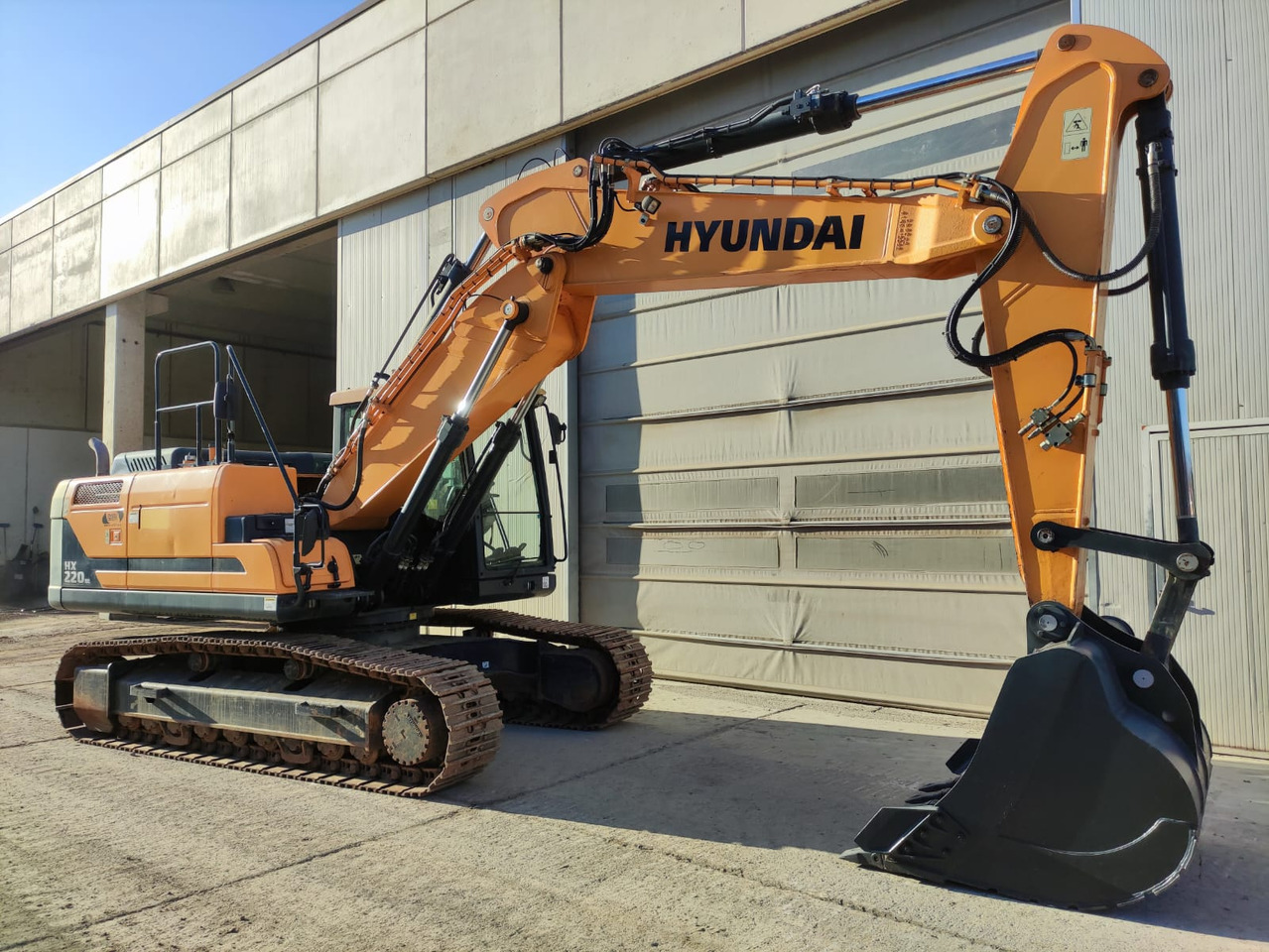 HYUNDAI HX220NL - حفار زحاف: صورة 3 HYUNDAI HX220NL - حفار زحاف: صورة 3