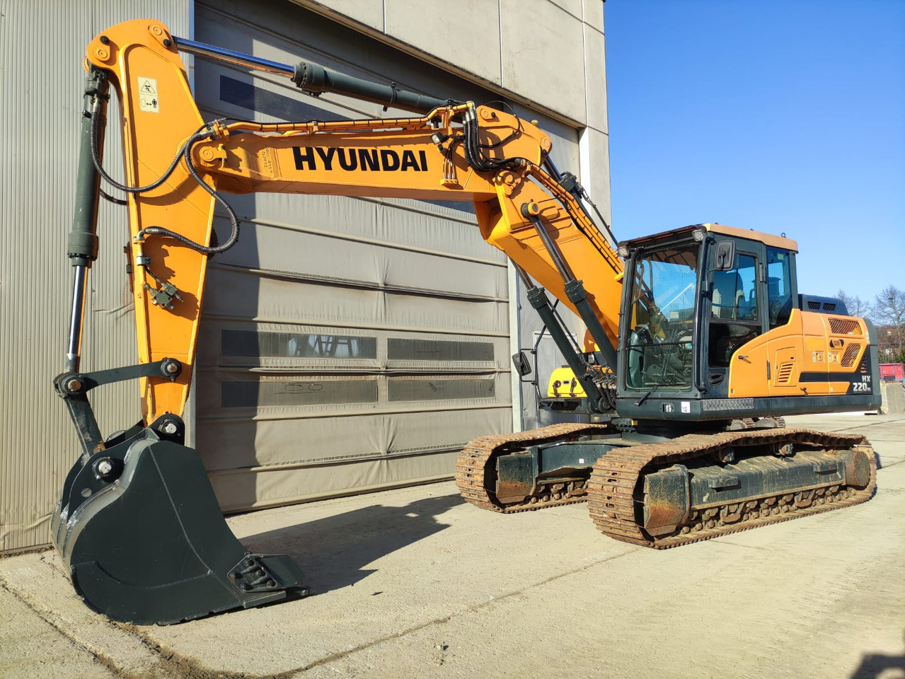 HYUNDAI HX220NL - حفار زحاف: صورة 1 HYUNDAI HX220NL - حفار زحاف: صورة 1