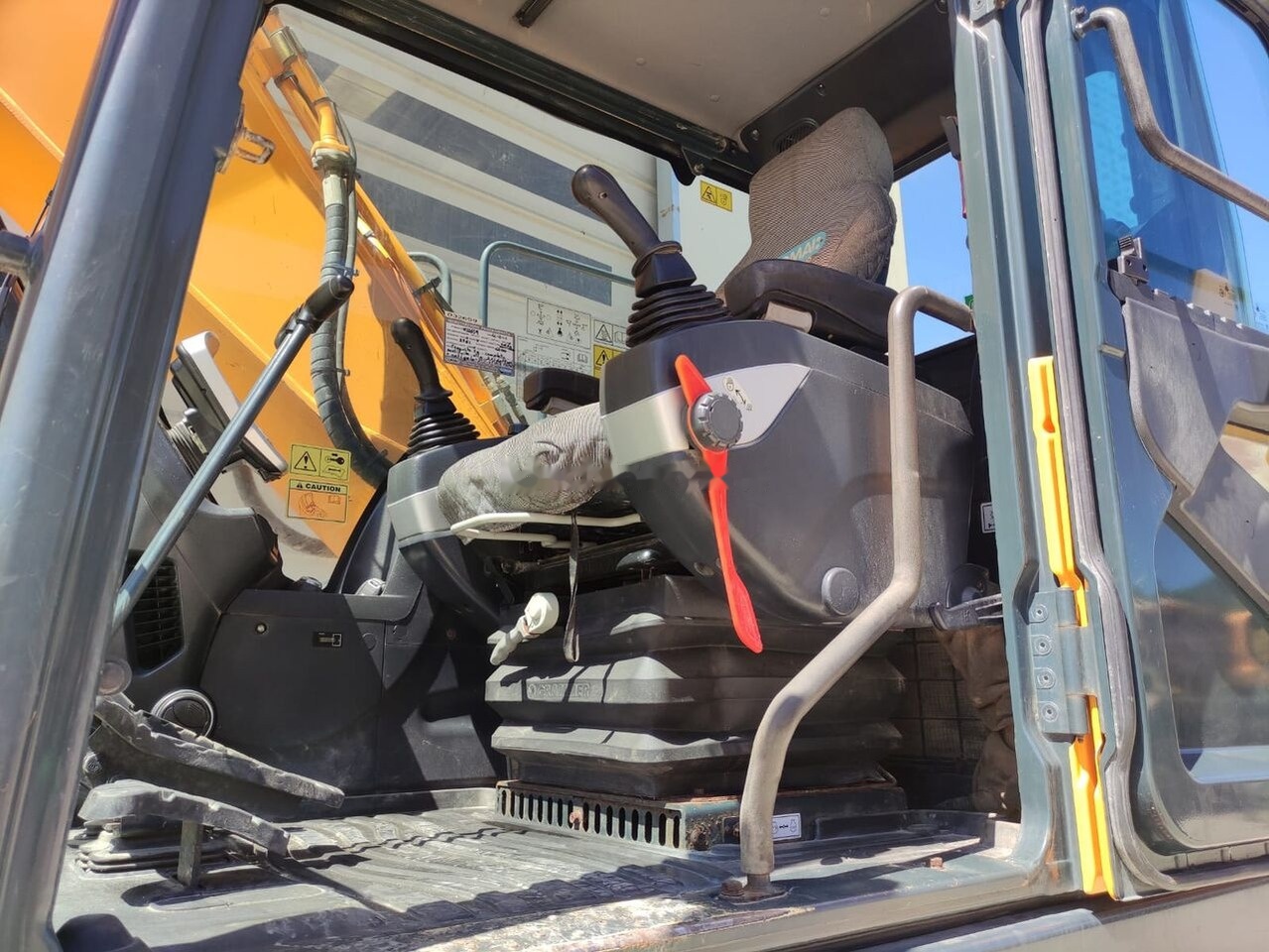 Hyundai HX220NL - حفار زحاف: صورة 5 Hyundai HX220NL - حفار زحاف: صورة 5