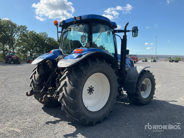 2004 New Holland TS135 A 4WD Tractor - جرار: صورة 4 2004 New Holland TS135 A 4WD Tractor - جرار: صورة 4