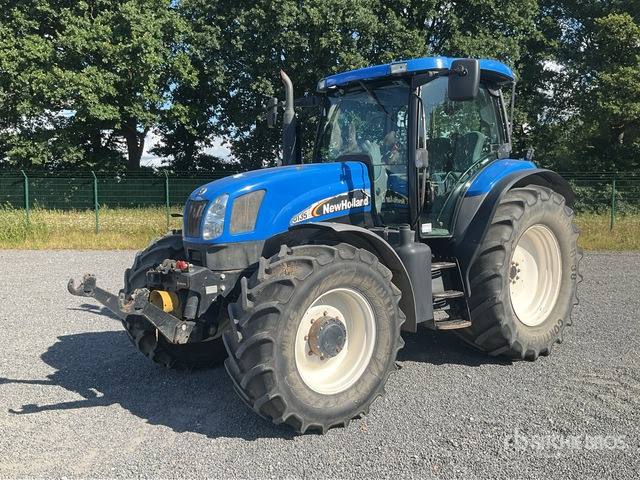 2004 New Holland TS135 A 4WD Tractor - جرار: صورة 1 2004 New Holland TS135 A 4WD Tractor - جرار: صورة 1
