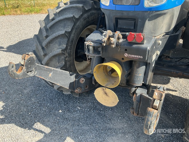 2004 New Holland TS135 A 4WD Tractor - جرار: صورة 5 2004 New Holland TS135 A 4WD Tractor - جرار: صورة 5