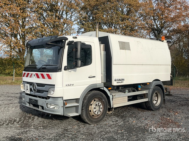 2013 Mercedes-Benz 1324 4x2 Sweeper Truck - سياره كنس شوارع: صورة 2 2013 Mercedes-Benz 1324 4x2 Sweeper Truck - سياره كنس شوارع: صورة 2
