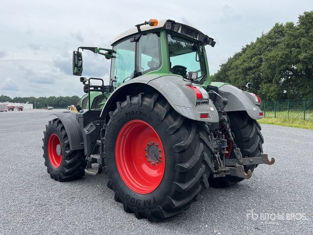 2014 Fendt 824 Vario Profi Plus 4WD Tractor - جرار: صورة 4 2014 Fendt 824 Vario Profi Plus 4WD Tractor - جرار: صورة 4