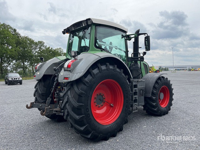 2014 Fendt 824 Vario Profi Plus 4WD Tractor - جرار: صورة 3 2014 Fendt 824 Vario Profi Plus 4WD Tractor - جرار: صورة 3