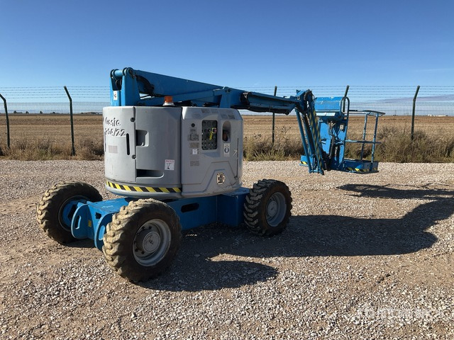 2006 Genie Z34/22 4WD Diesel Articulating Boom Lift - شاحنة ذراع مفصلي: صورة 1 2006 Genie Z34/22 4WD Diesel Articulating Boom Lift - شاحنة ذراع مفصلي: صورة 1