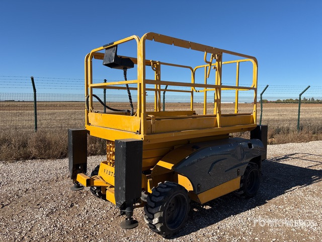 2006 Haulotte Compact 10DX 4x4 Diesel Scissor Lift - رافعة هيدروليكية مقصية: صورة 4 2006 Haulotte Compact 10DX 4x4 Diesel Scissor Lift - رافعة هيدروليكية مقصية: صورة 4