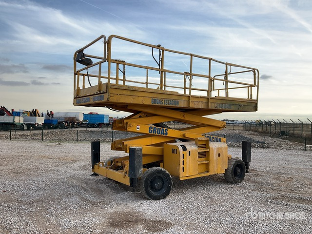 2006 Haulotte H12SXL 4x4 Diesel Scissor Lift - رافعة هيدروليكية مقصية: صورة 1 2006 Haulotte H12SXL 4x4 Diesel Scissor Lift - رافعة هيدروليكية مقصية: صورة 1