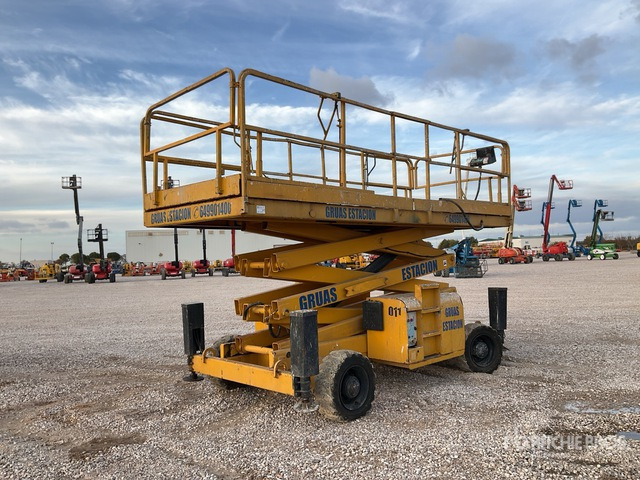 2006 Haulotte H12SXL 4x4 Diesel Scissor Lift - رافعة هيدروليكية مقصية: صورة 4 2006 Haulotte H12SXL 4x4 Diesel Scissor Lift - رافعة هيدروليكية مقصية: صورة 4
