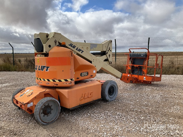 2006 JLG E400AN 2WD Electric Articulating Boom Lift - شاحنة ذراع مفصلي: صورة 3 2006 JLG E400AN 2WD Electric Articulating Boom Lift - شاحنة ذراع مفصلي: صورة 3