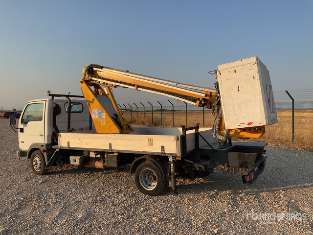 2006 Nissan Cabstar 35.10 2006 Movex P150TL/C 15 m on 4x2 Bucket Truck - منصة تلسكوبية محمولة على شاحنة: صورة 3 2006 Nissan Cabstar 35.10 2006 Movex P150TL/C 15 m on 4x2 Bucket Truck - منصة تلسكوبية محمولة على شاحنة: صورة 3