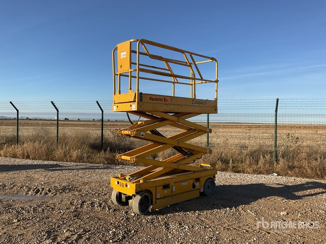 2007 Haulotte Compact 8 Electric Scissor Lift - رافعة هيدروليكية مقصية: صورة 1 2007 Haulotte Compact 8 Electric Scissor Lift - رافعة هيدروليكية مقصية: صورة 1