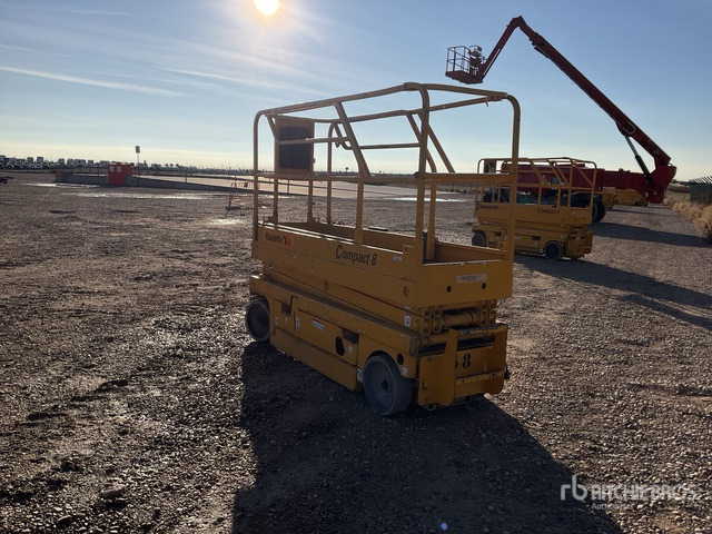 2007 Haulotte Compact 8 Electric Scissor Lift - رافعة هيدروليكية مقصية: صورة 2 2007 Haulotte Compact 8 Electric Scissor Lift - رافعة هيدروليكية مقصية: صورة 2