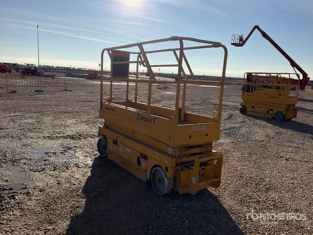 2007 Haulotte Compact 8 Electric Scissor Lift - رافعة هيدروليكية مقصية: صورة 2 2007 Haulotte Compact 8 Electric Scissor Lift - رافعة هيدروليكية مقصية: صورة 2