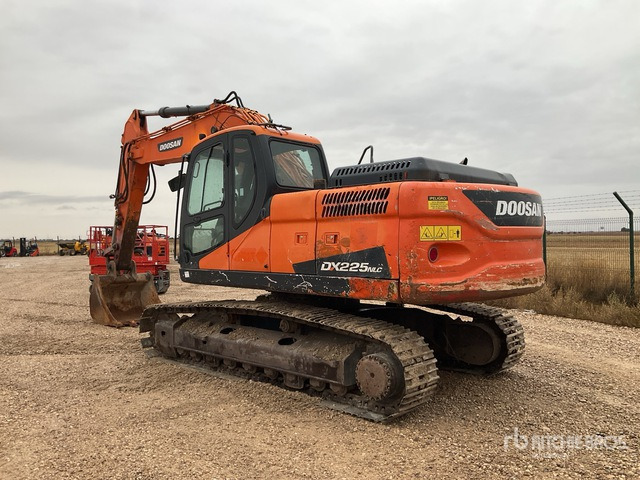 2009 Doosan DX225NLC Tracked Excavator - حفار زحاف: صورة 3 2009 Doosan DX225NLC Tracked Excavator - حفار زحاف: صورة 3