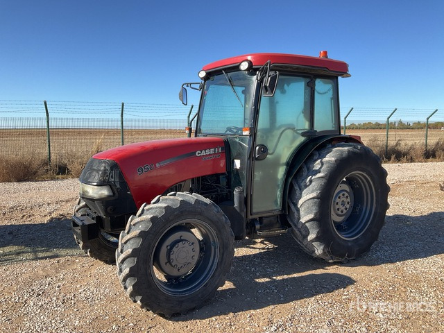2010 Case IH Quantum 95C 4WD Tractor - جرار: صورة 1 2010 Case IH Quantum 95C 4WD Tractor - جرار: صورة 1