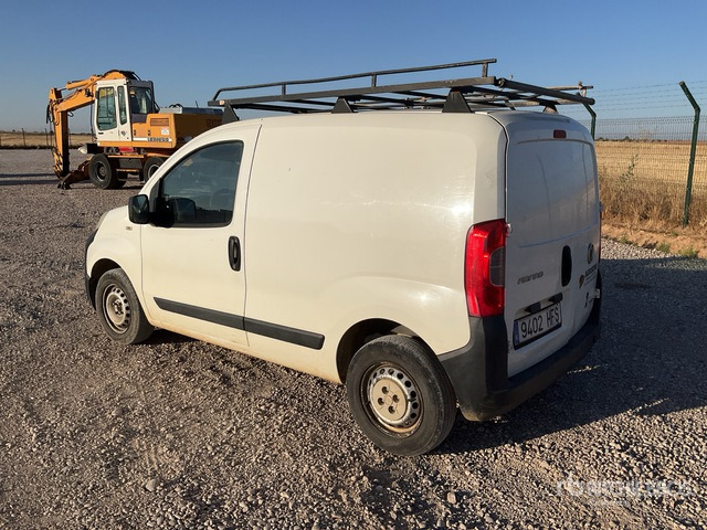 2011 Fiat Fiorino Cargo Van - فان المدمجة: صورة 2 2011 Fiat Fiorino Cargo Van - فان المدمجة: صورة 2
